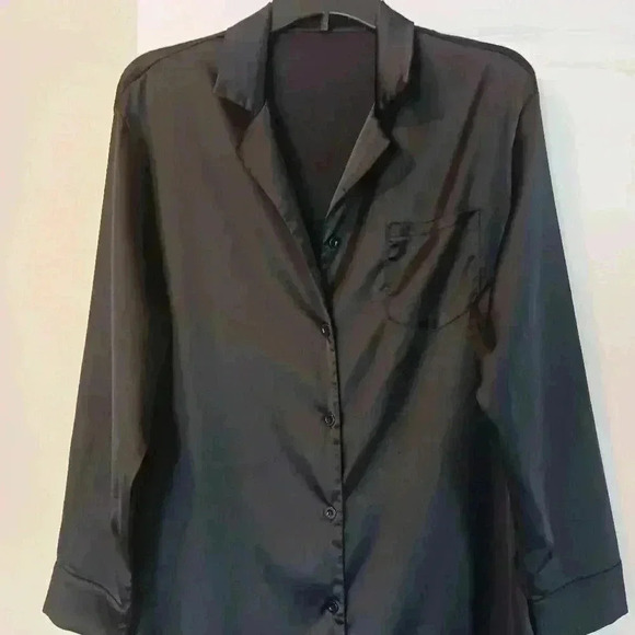 Satin black classy night button down shirt. Classic style Size Medium - Picture 2 of 7